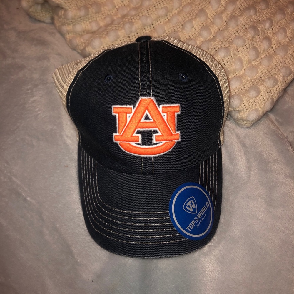 Aubrn hat